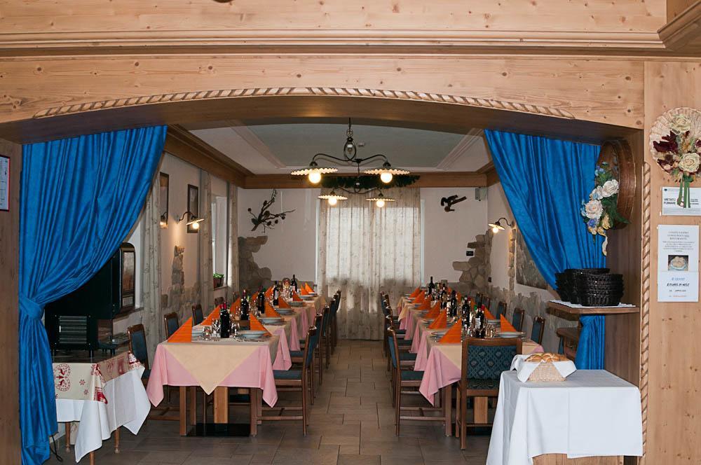 Hotel El Geiger Pozza di Fassa Eksteriør billede